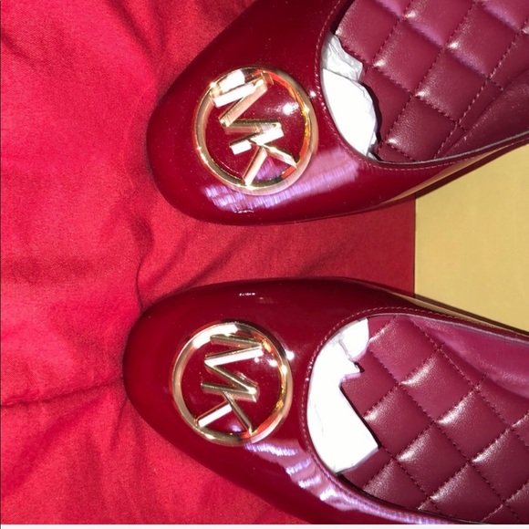 CUTE MICHEAL KORS FLATS - Picture 2 of 5